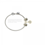 Delicious Hand - by Divadelic